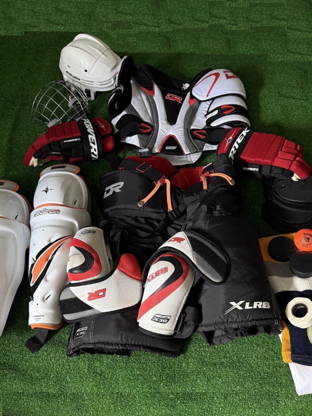 23 Adult Ice Hockey Equipment Set XL  Bauer Helmet + Wheeled Bag – Ready to Play